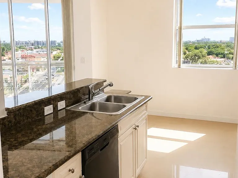 1 Glen Royal Pkwy #702 — Photo 8