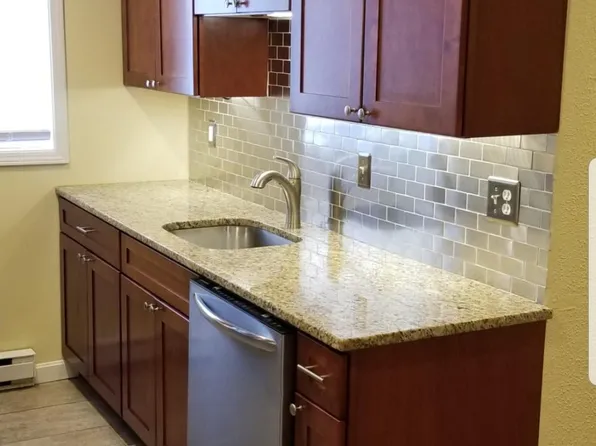 152 Southbridge Rd #2D, Warren, MA 01083