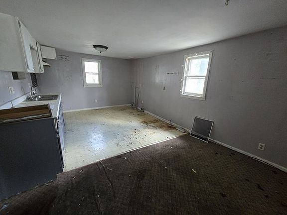 4th image of 106 NW 5th Ave