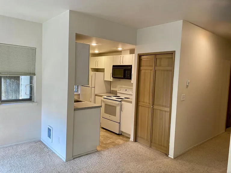 601 Prospect St #101 — Photo 6