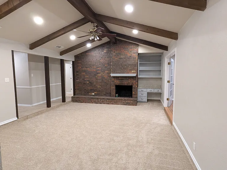 MAIN LIVING AREA