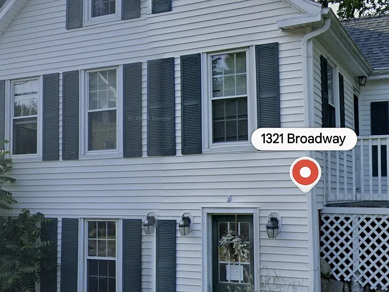 1321 Broadway — Photo 3