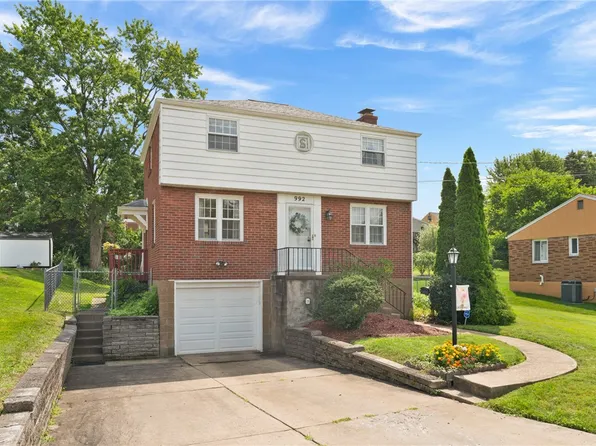 992 Willow Dr, Pittsburgh, PA 15237