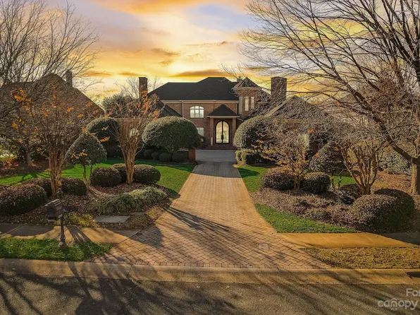 18901 Peninsula Club Dr, Cornelius, NC 28031