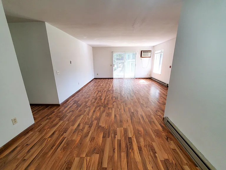 Orchard Village Apartments — Photo 37