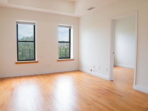 3rd image of 555 Eastern Pkwy APT 4