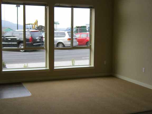 5th image of 954 Discovery Cir NE