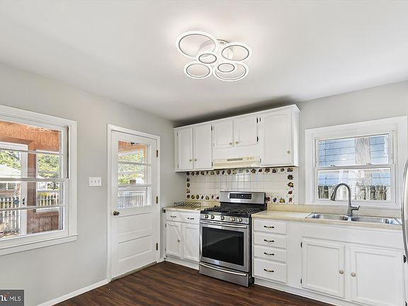 4th image of 1003 Glenvilla Dr