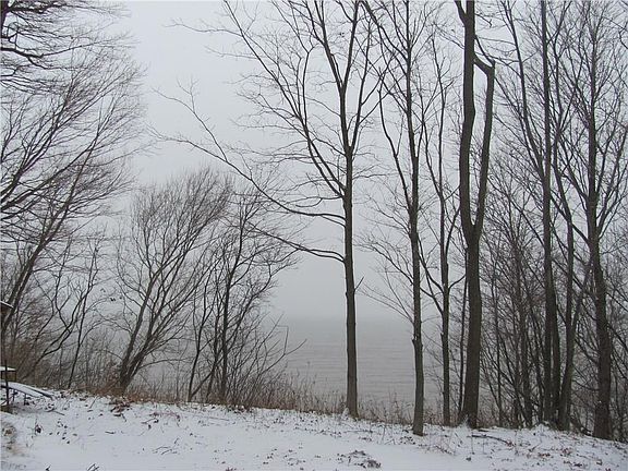 3rd image of 10612 Edgewood Dr