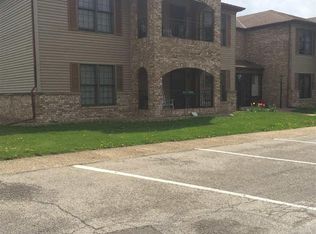 111 N Cedar St APT 1C, Lexington, IL 61753