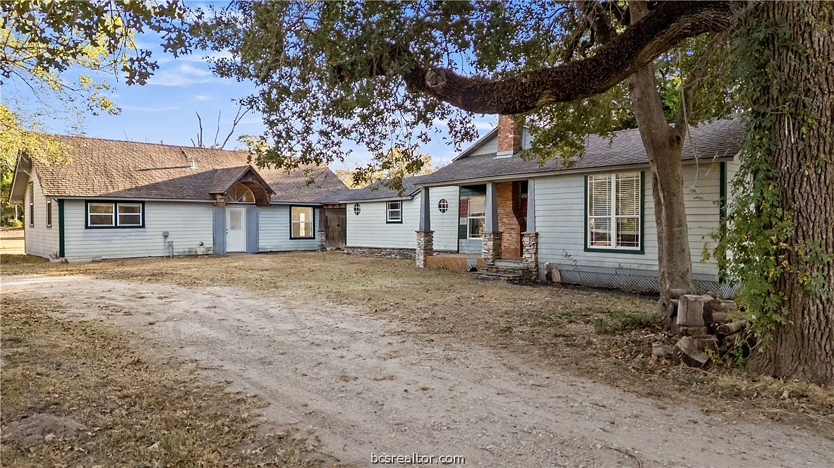 4 bed, 3165 sqft, $3,000 — Photo 1