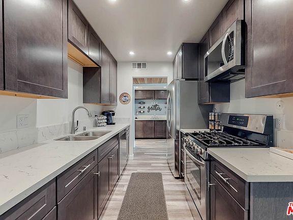 4th image of 4524 Tujunga Ave APT 6