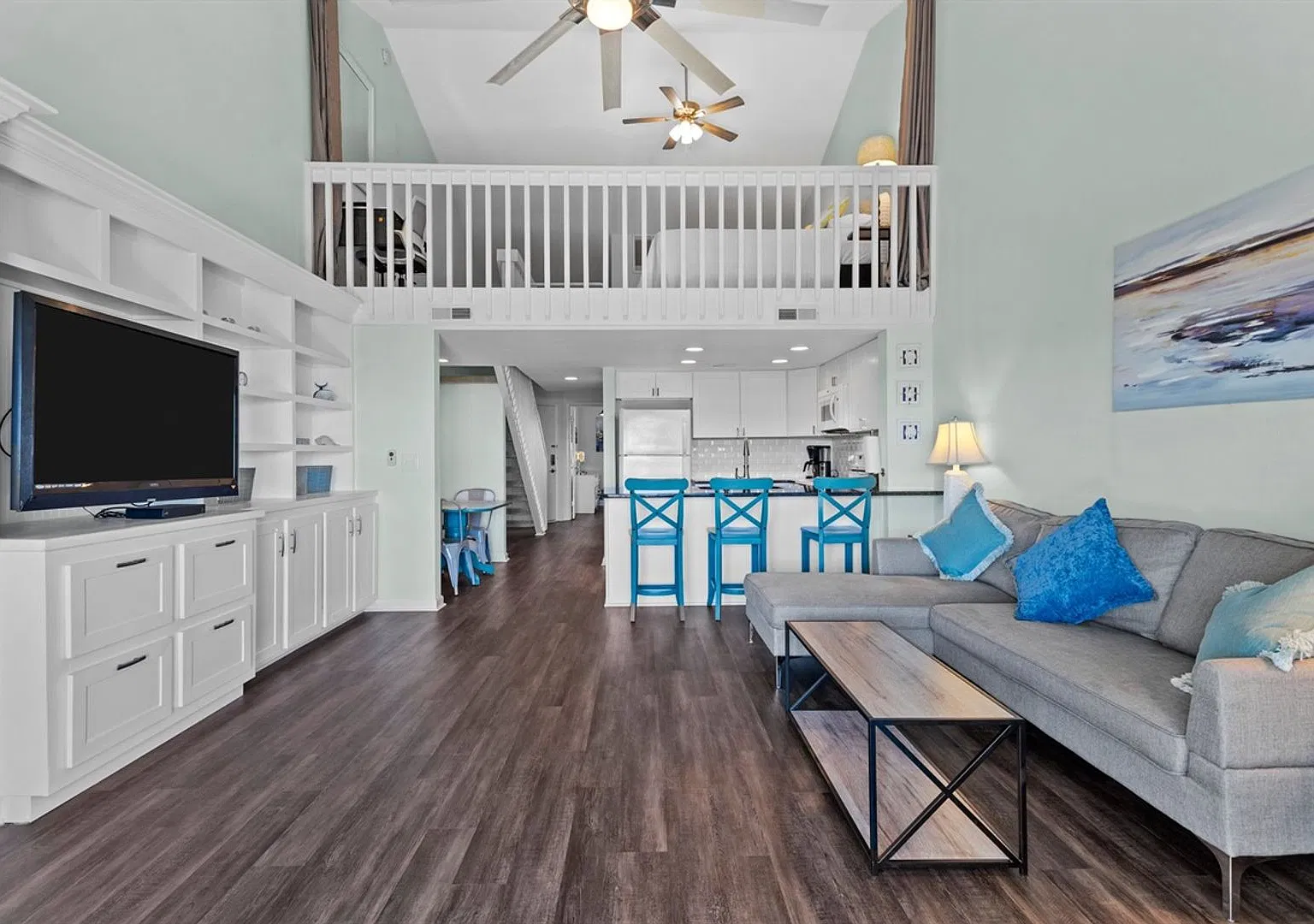 OceanScape Fully Furnished avail @ SURF Condos 2 Beds / 1.5 Bath - Come be a Winter Beach Bunny — Photo 4