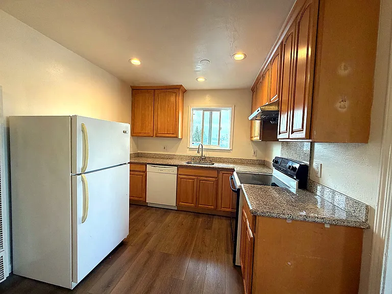 27541 Bahama Ave — Photo 2
