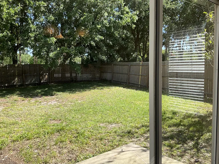 7415 Oxford Garden Cir — Photo 25