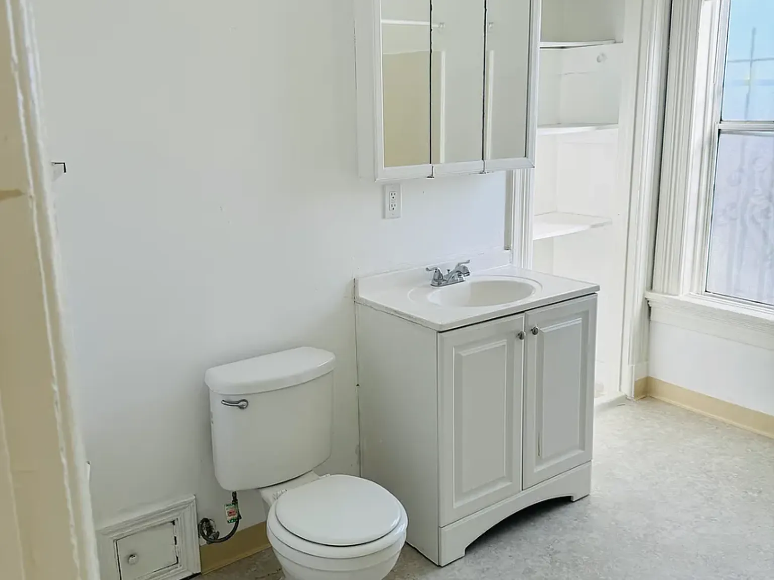3 bed, $2,100 — Photo 1