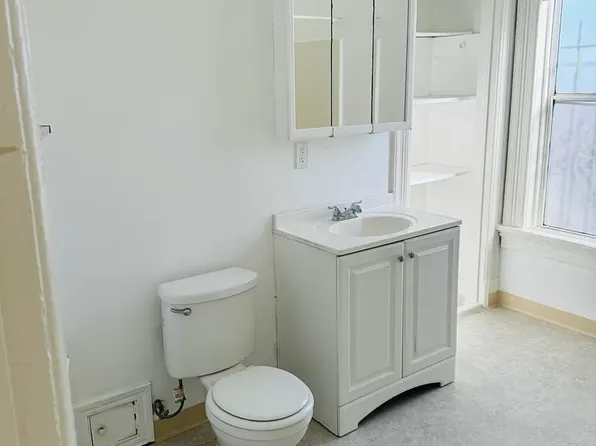 1321 Peralta St APT 11, Oakland, CA 94607