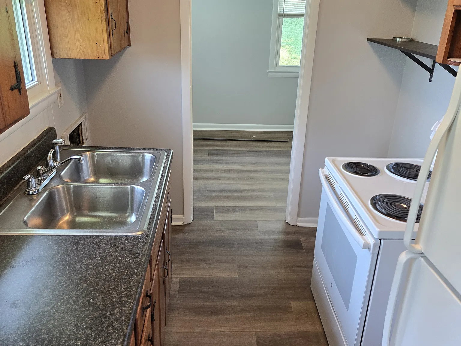 2103 Porter Rd — Photo 2