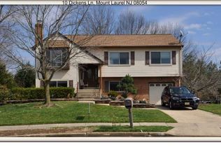 10 Dickens Ln, Mount Laurel, NJ 08054