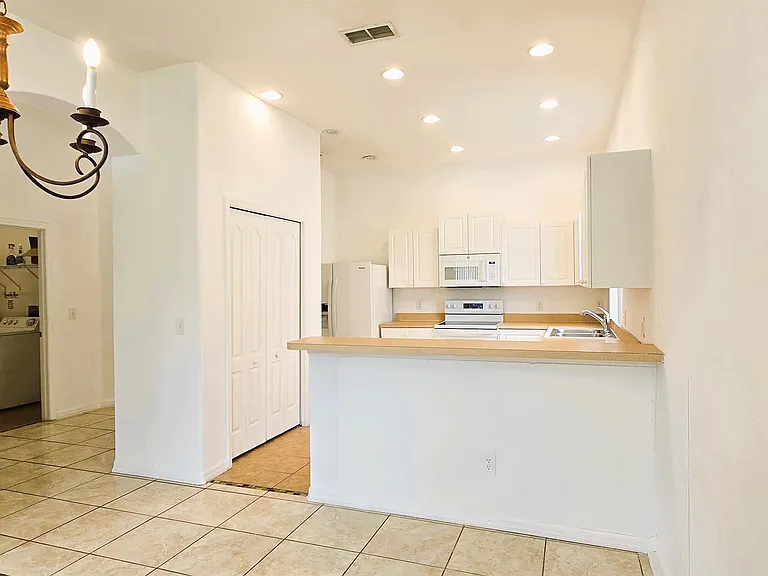 1058 Tuscan Hills Blvd — Photo 4
