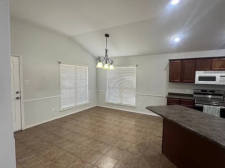 9304 Primrose Ave — Photo 5