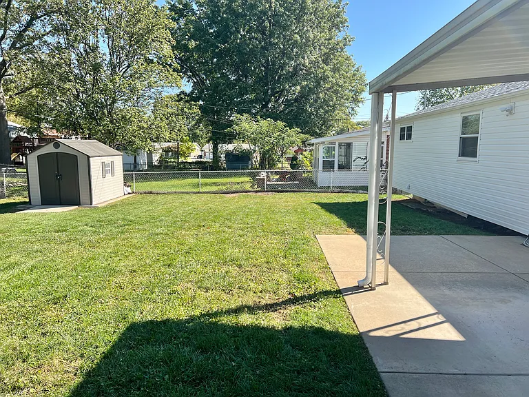 9815 Ridgely Ln — Photo 32
