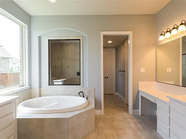 Soaking tub and shower