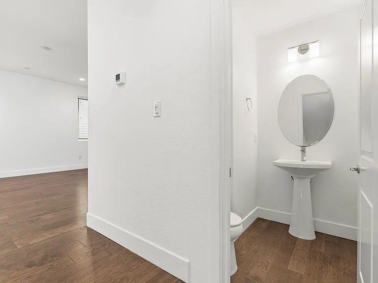 1475 Latitudes Way — Photo 32