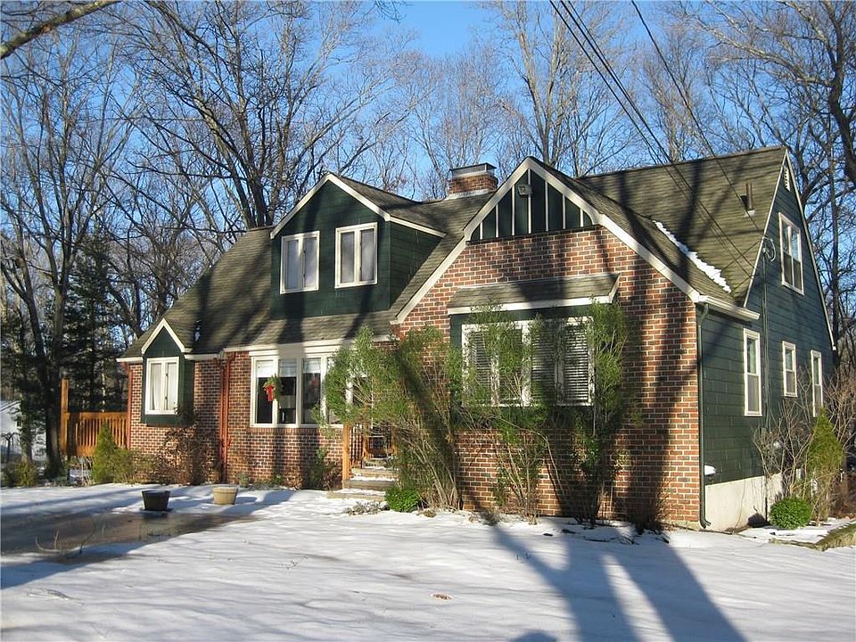 1st image of 271 Varnum Dr