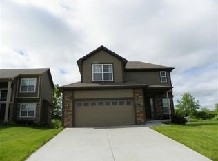 1113 Tamarisk Dr, Leavenworth, KS 66048