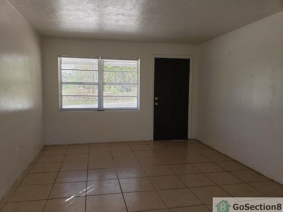 4th image of 803 SE 12th Ave