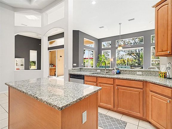 4th image of 8443 Sailing Loop