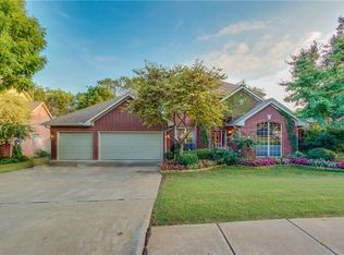 1012 Fox Lake Ln, Edmond, OK 73034