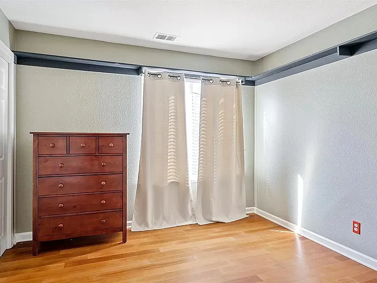 2293 Joseph Damon Dr — Photo 22