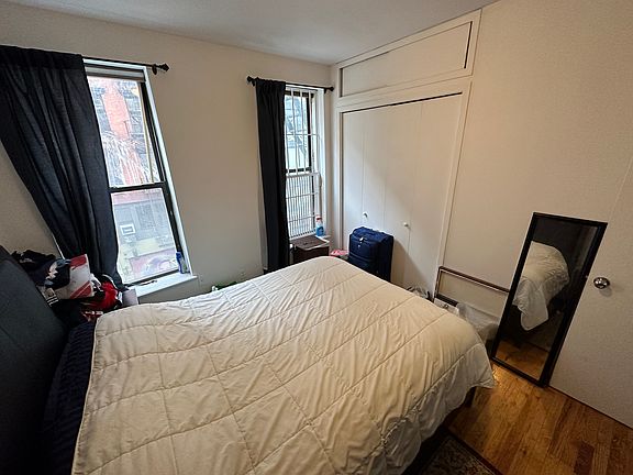 4th image of 122 Allen St APT 6