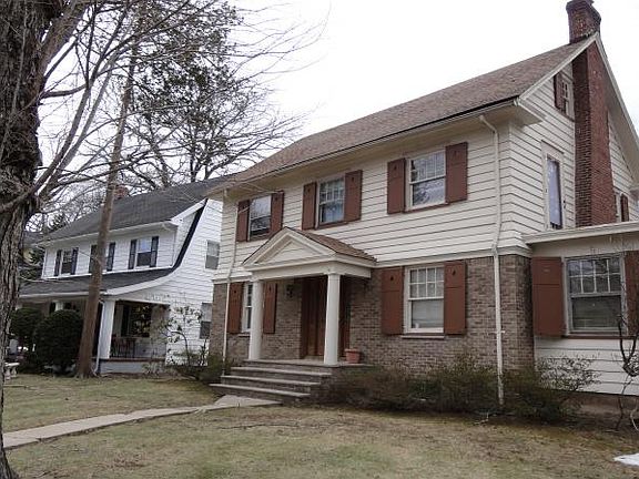 2nd image of 760 Mosswood Ave