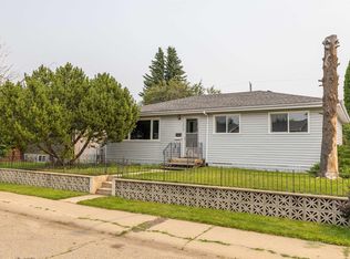 13207 77th St NW, Edmonton, AB T5C1C8