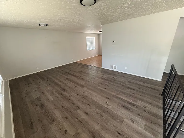 2630 S 800 E — Photo 2