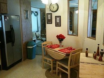Charming eat-in kitchen
