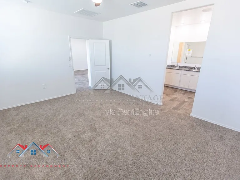 1330 W Hess Ave — Photo 31