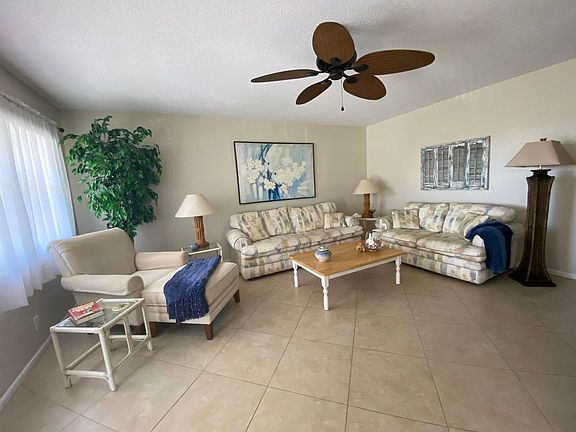 3rd image of 229 Somerset Dr