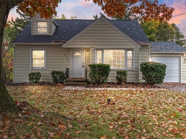 105 Stonehedge Rd, Camillus, NY 13031