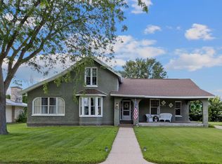 211 W Howard St, Portage, WI 53901