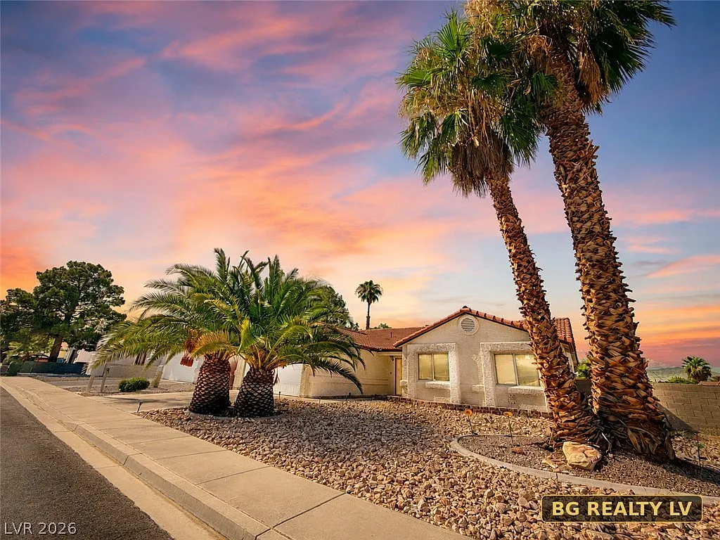 3 bed, 2.0 bath, 1236 sqft, $2,450 — Photo 2