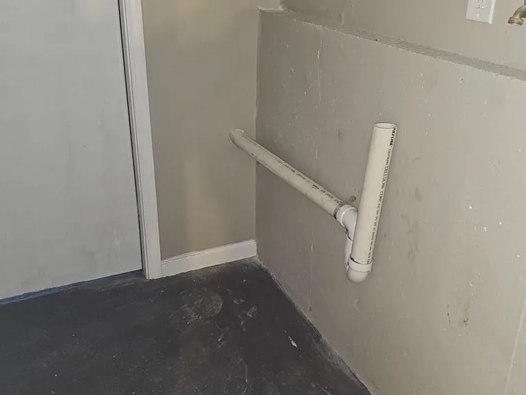 809 NE 74th St — Photo 34