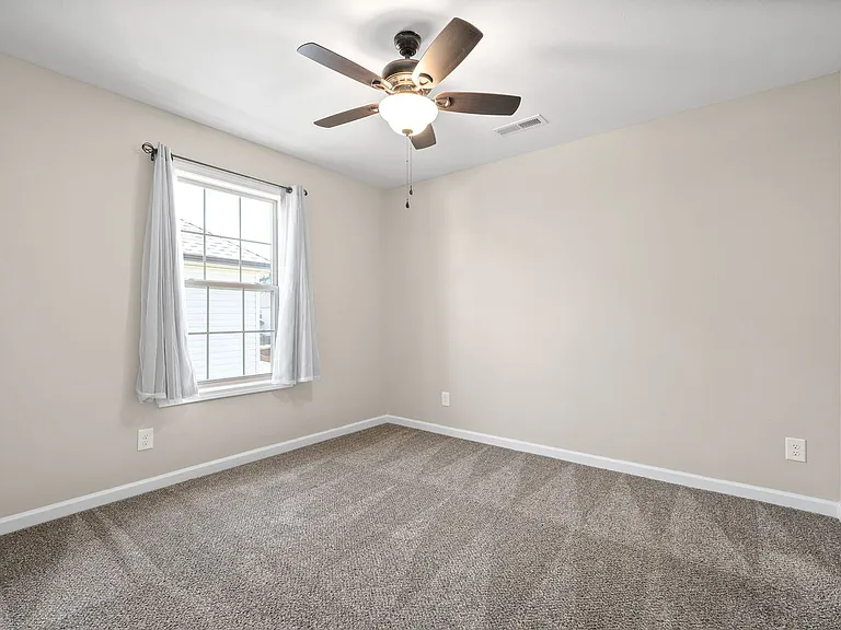 205 Elwell Rd — Photo 28