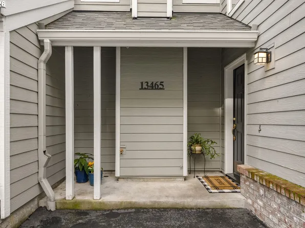 13465 SW Summerwood Dr, Tigard, OR 97223