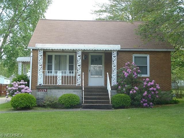 2nd image of 2229 Clearview Ave NW
