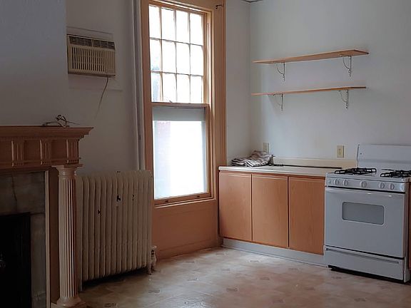 3rd image of 702 Madison Ave APT 2