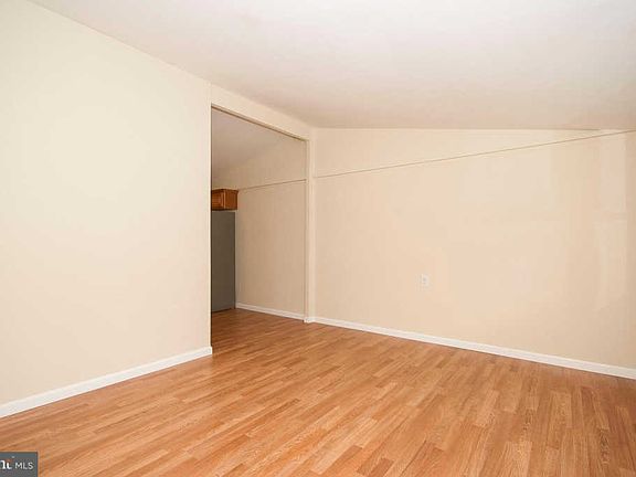3rd image of 329 Crestwood Dr